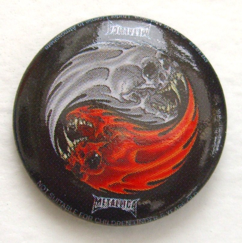 Metallica Yin Yan Skulls BADGE
